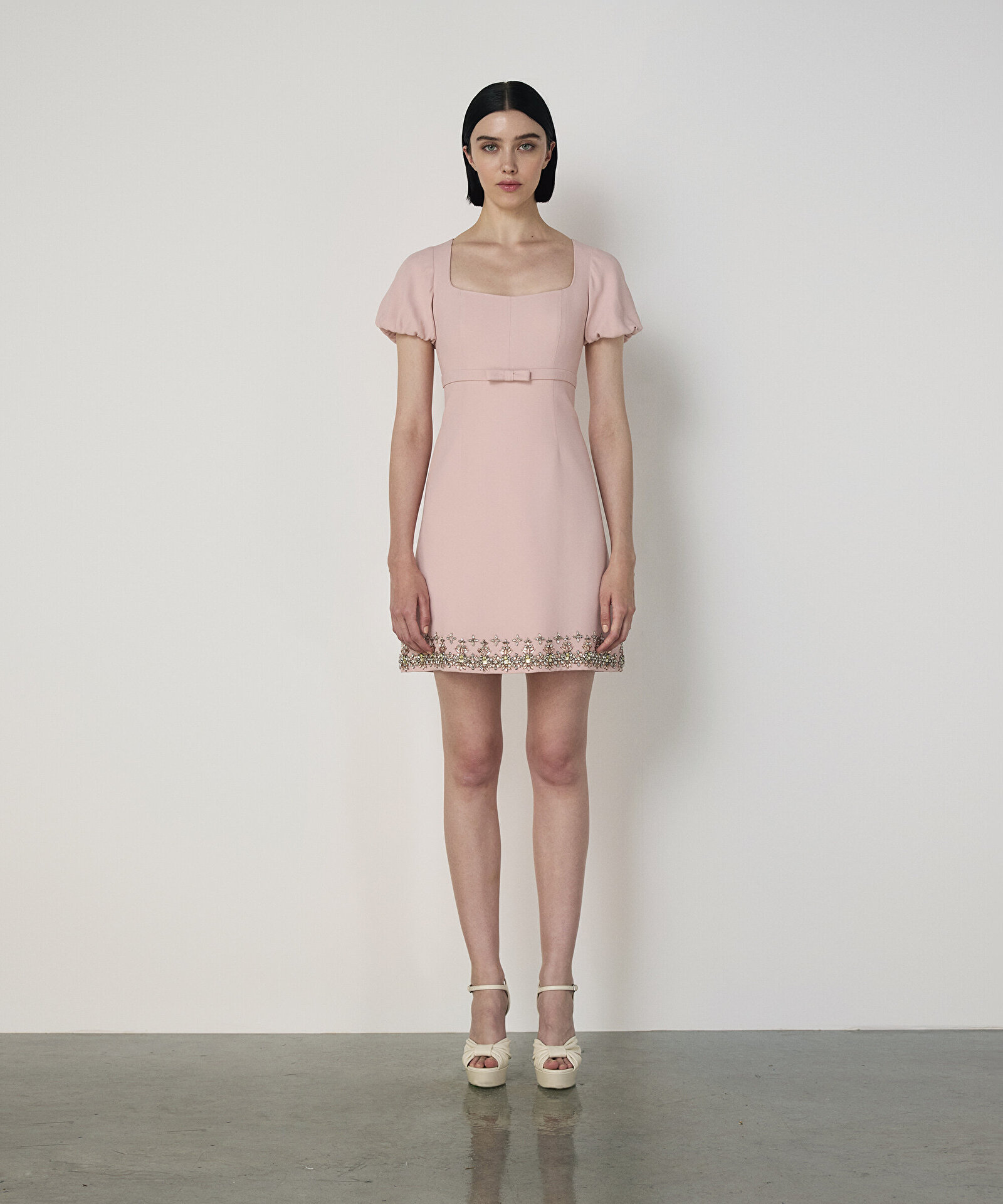 İŞLEMELİ BALON KOL ELBİSE