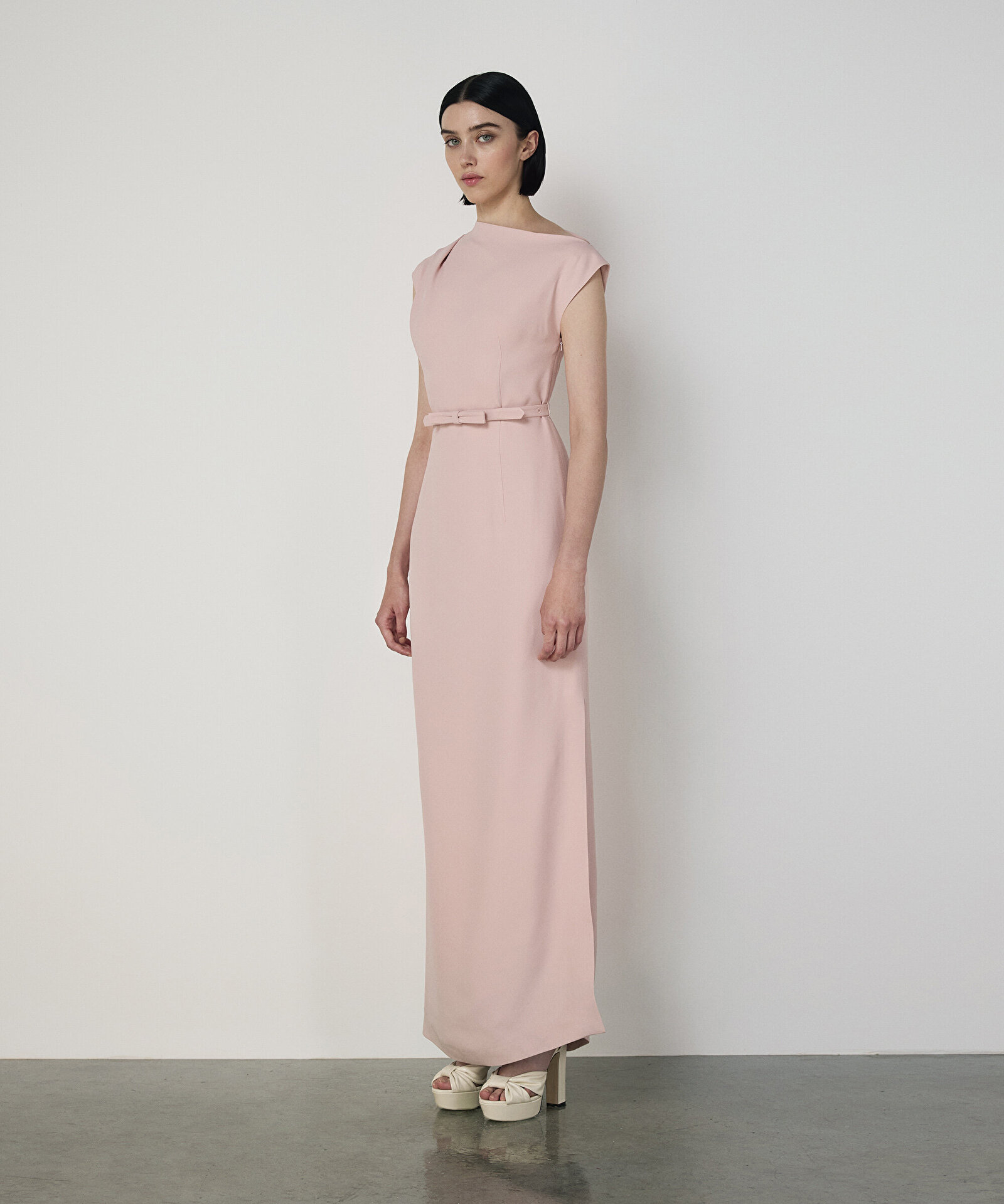 FİYONKLU KAYIK YAKA ELBİSE — photo 4