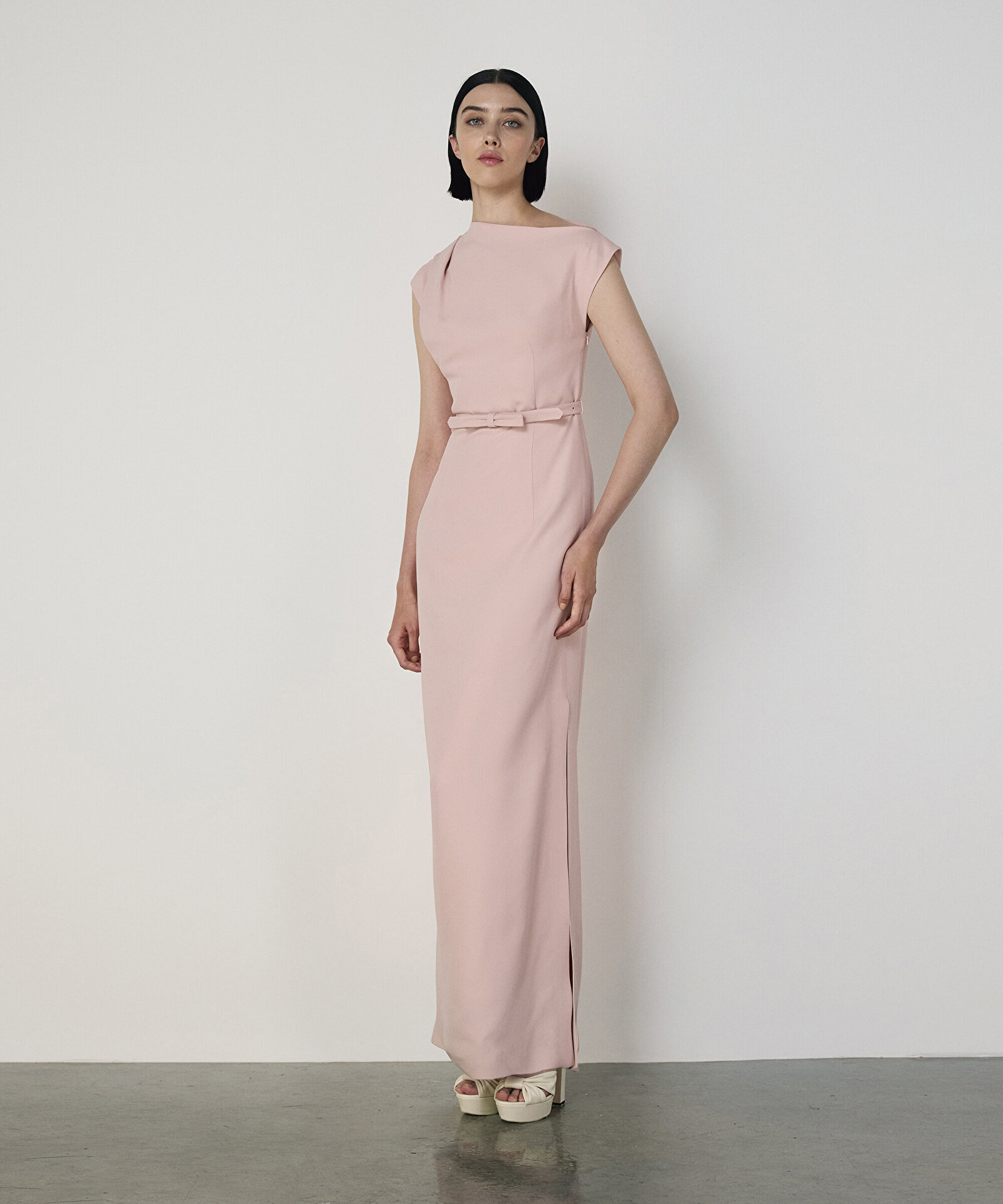 FİYONKLU KAYIK YAKA ELBİSE — photo 3