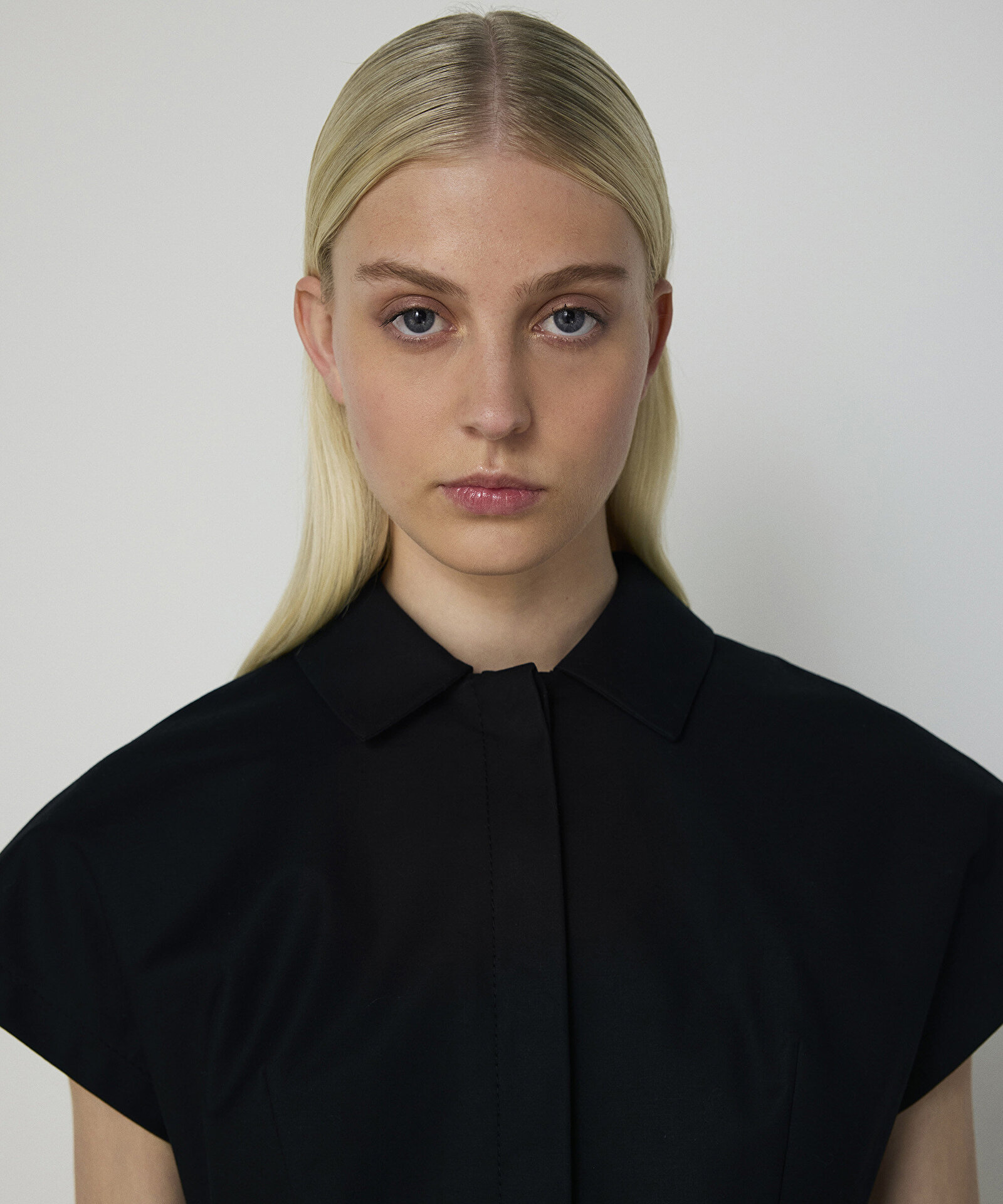 KEMERLİ GÖMLEK YAKA ELBİSE — photo 4