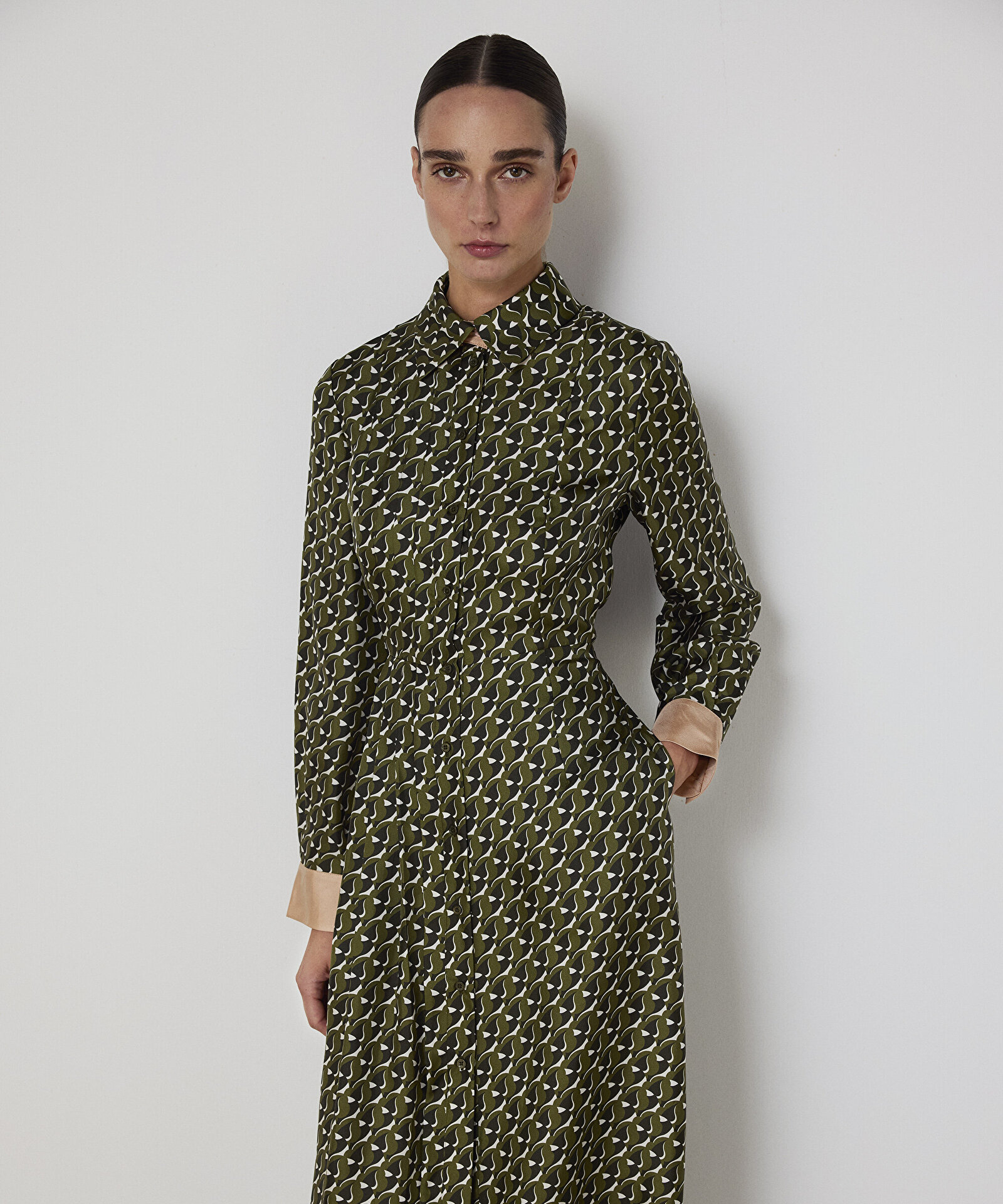 DESENLİ İPEK ELBİSE — photo 3