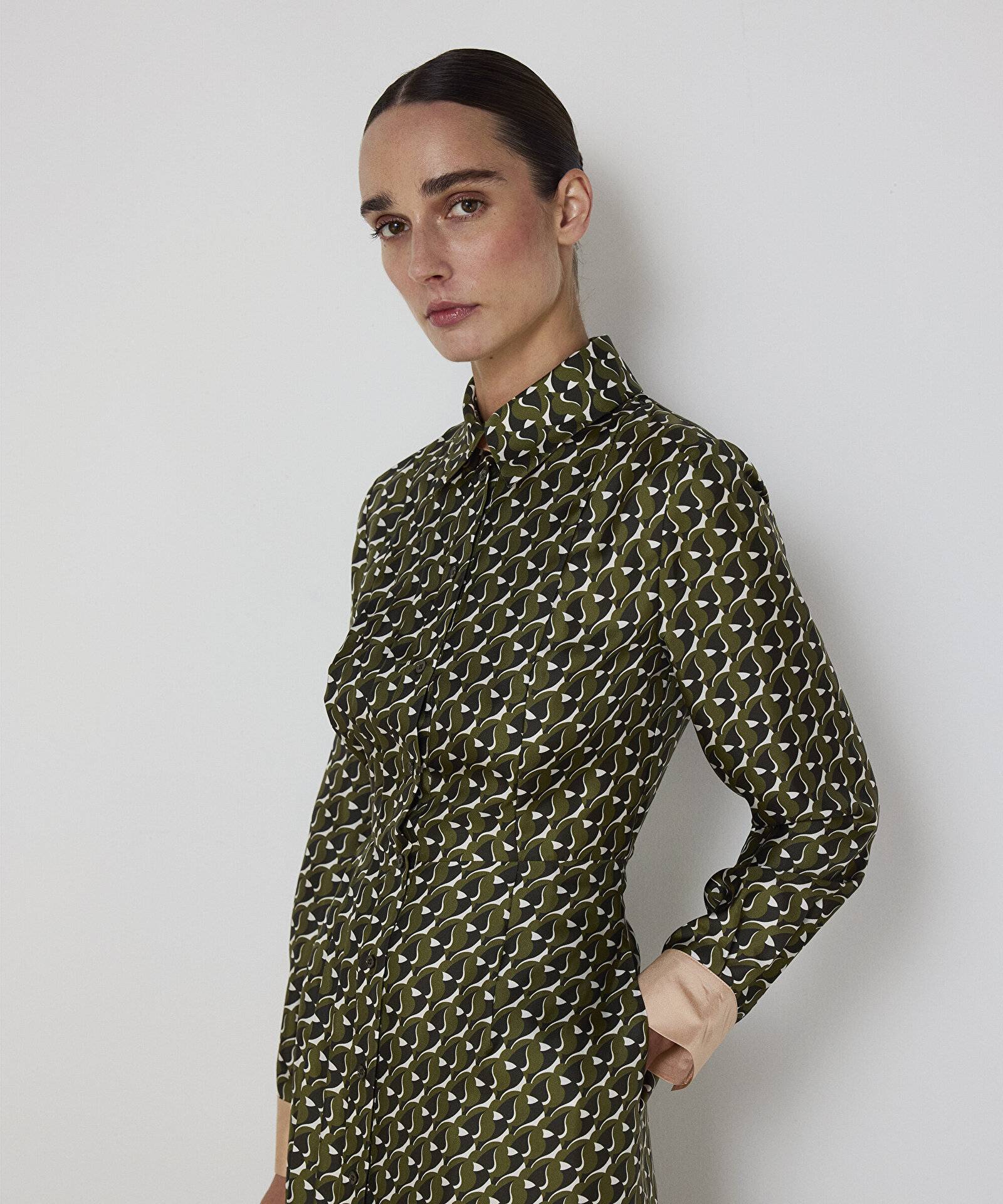 DESENLİ İPEK ELBİSE — photo 2