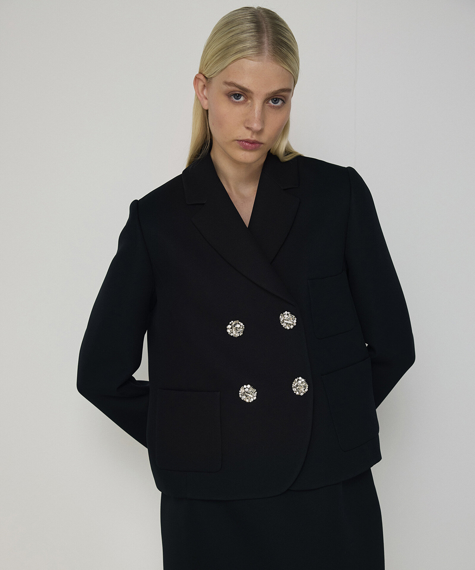 KRİSTAL TAŞ DÜĞMELİ BLAZER