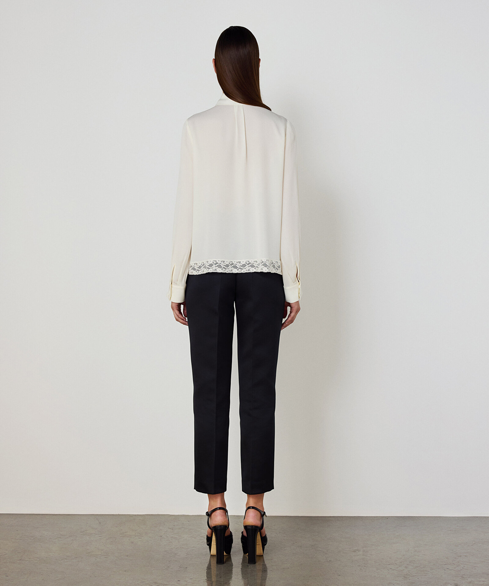 KARMA DÜĞMELİ İPEK BLUZ — photo 4