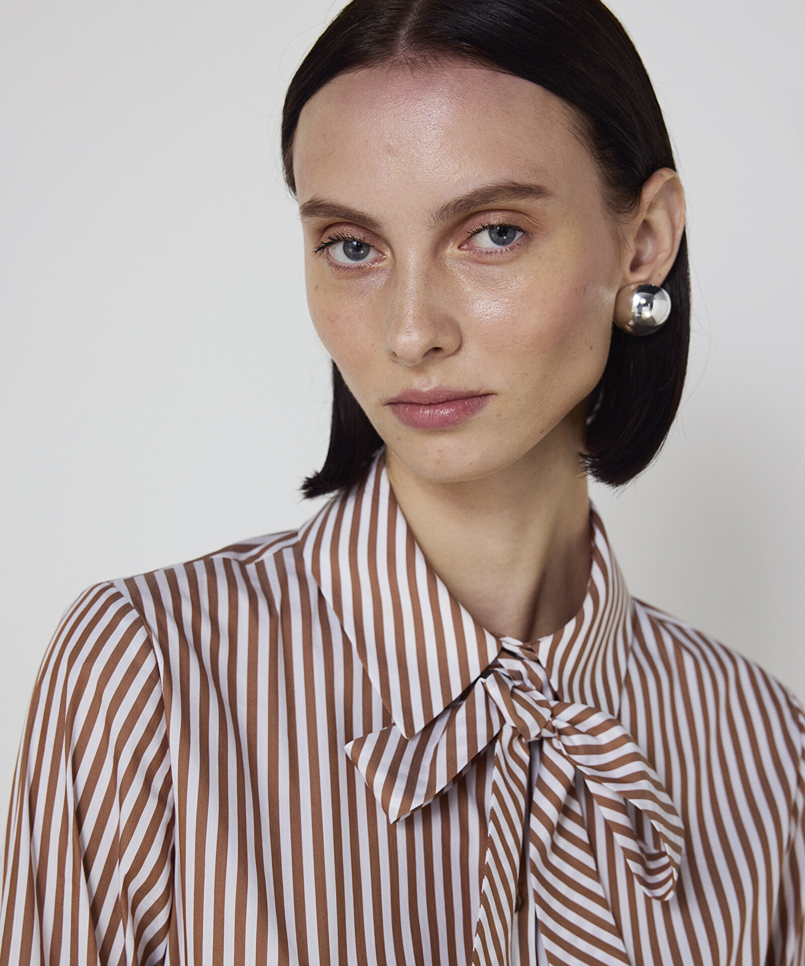 ÇİZGİ DESEN FULARLI GÖMLEK — photo 4