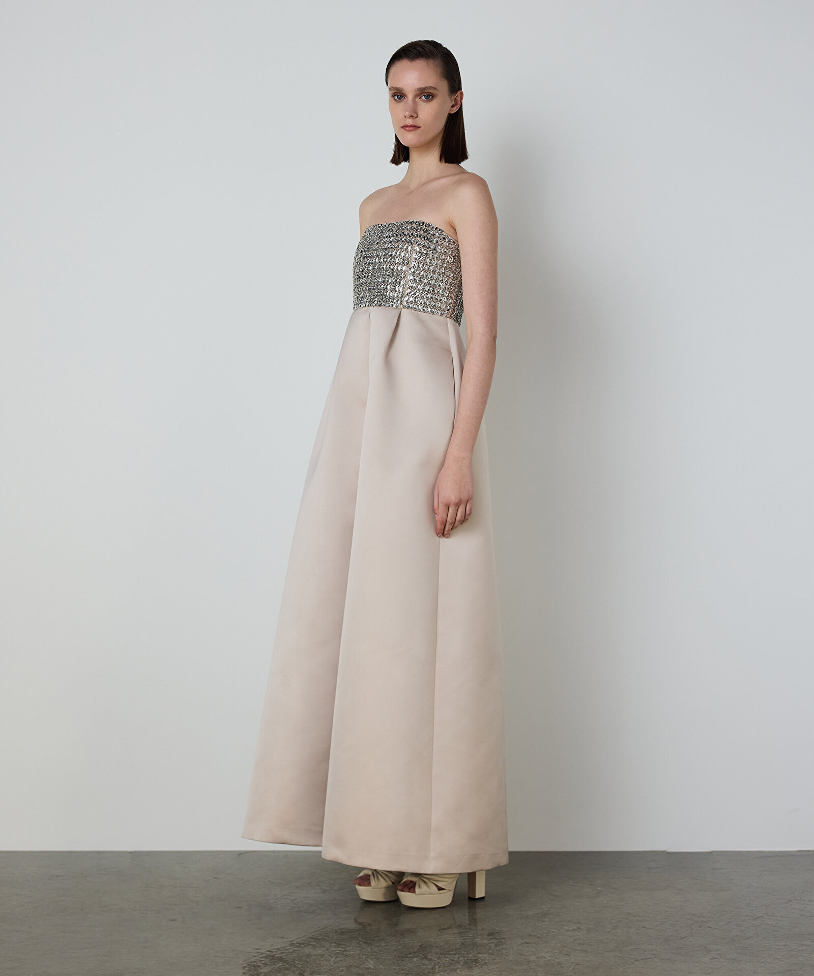 PAYETLİ PİLİKAŞELİ ELBİSE — photo 4