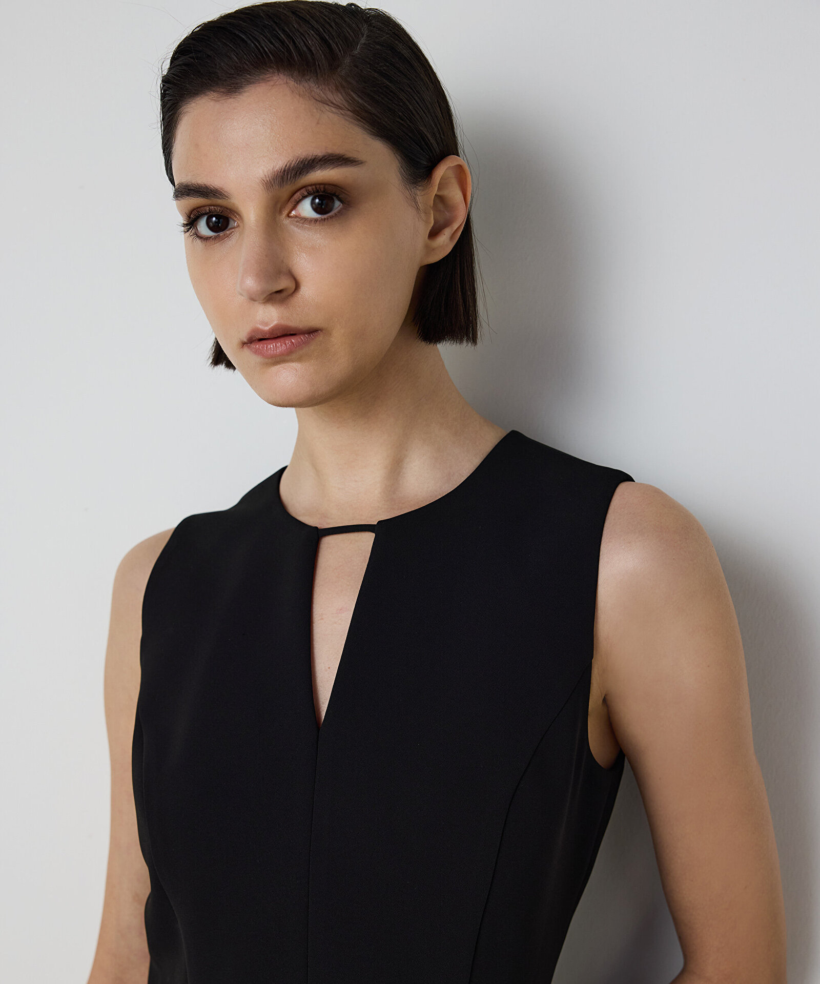 İŞLEMELİ KREP ELBİSE — photo 4