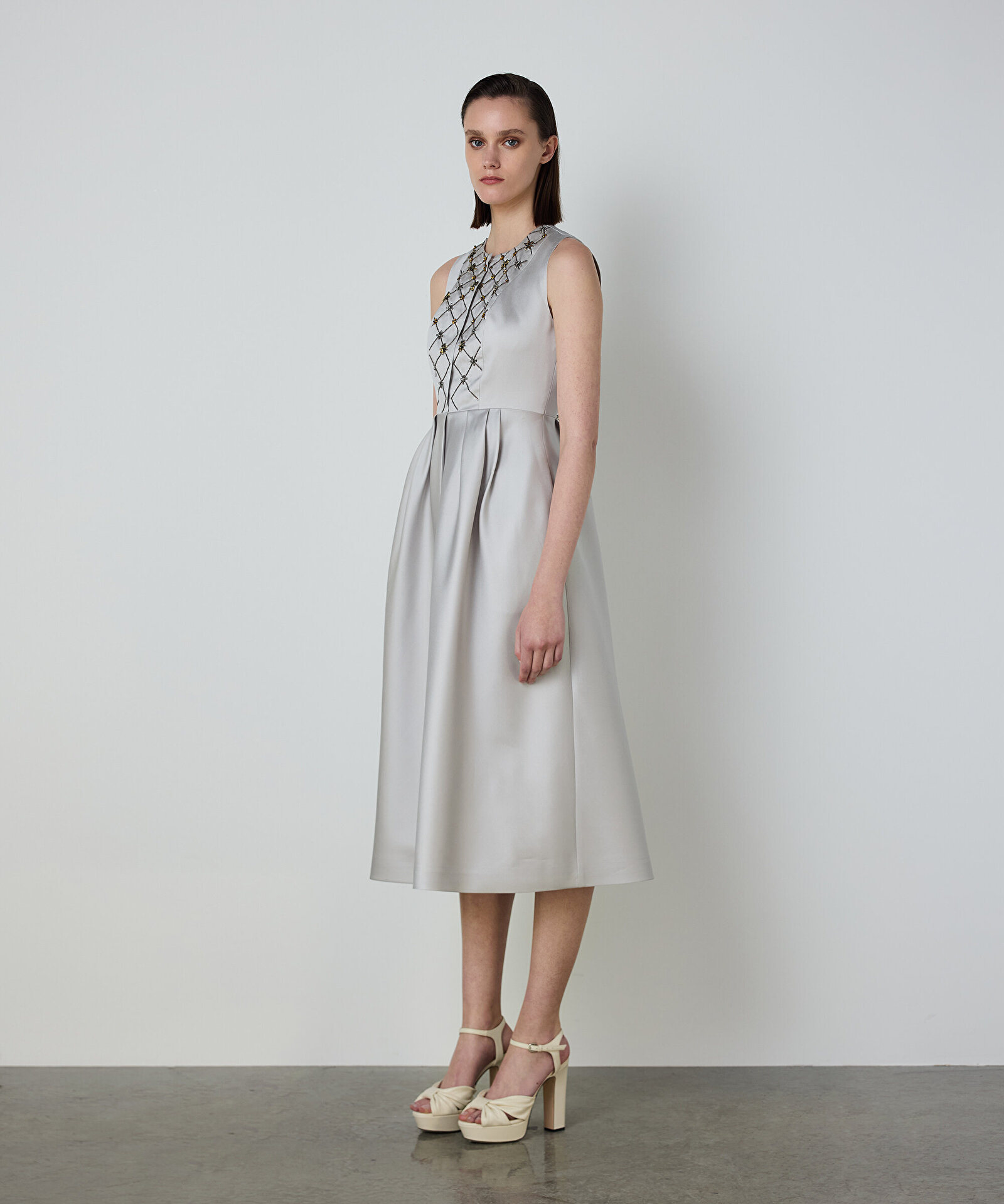 İŞLEMELİ MİKADO ELBİSE — photo 4