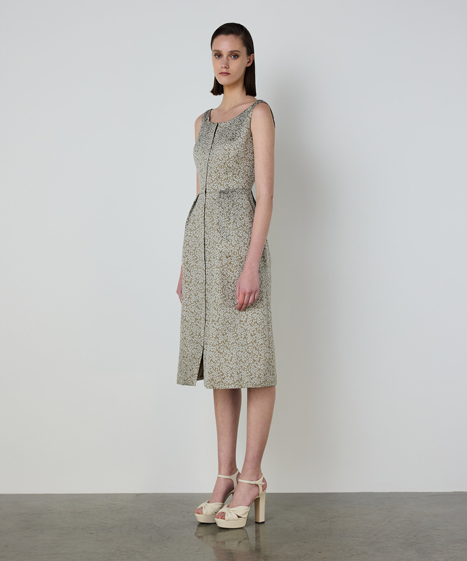 ÇİÇEK JAKARLI PİLELİ ELBİSE — photo 4