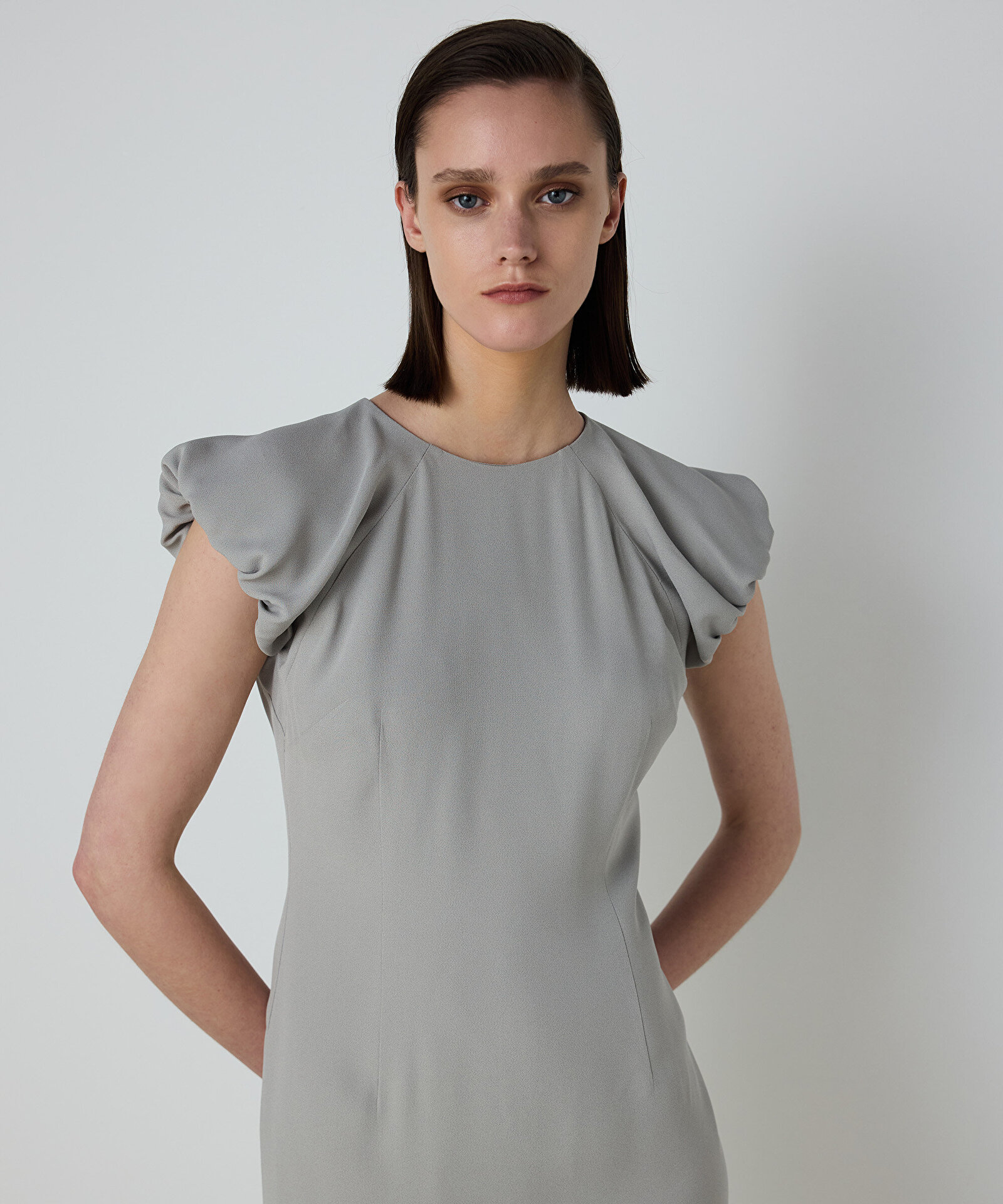 BALON KOL MİDİ ELBİSE