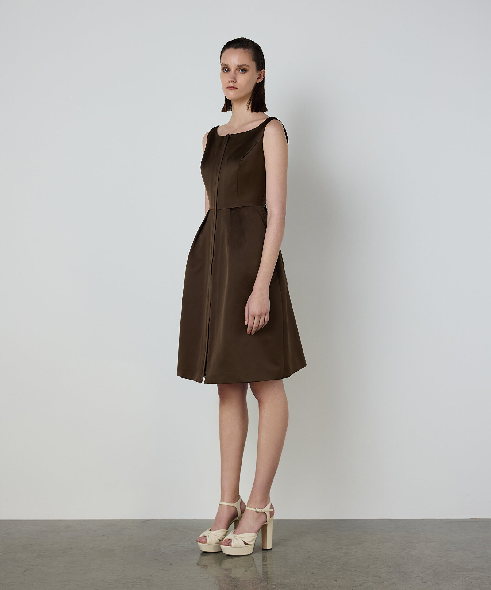 PİLELİ SATEN DÜŞES ELBİSE — photo 4