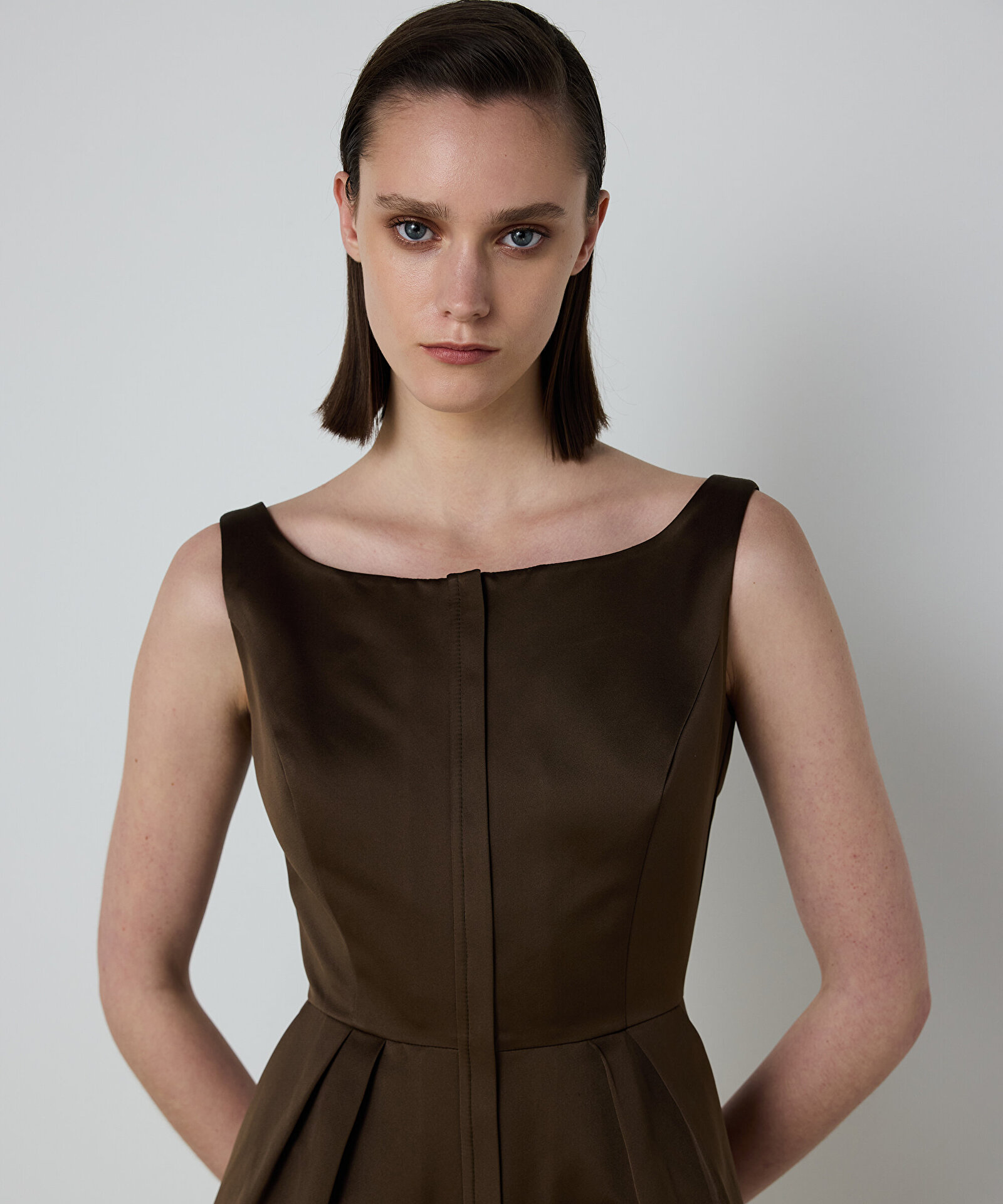 PİLELİ SATEN DÜŞES ELBİSE