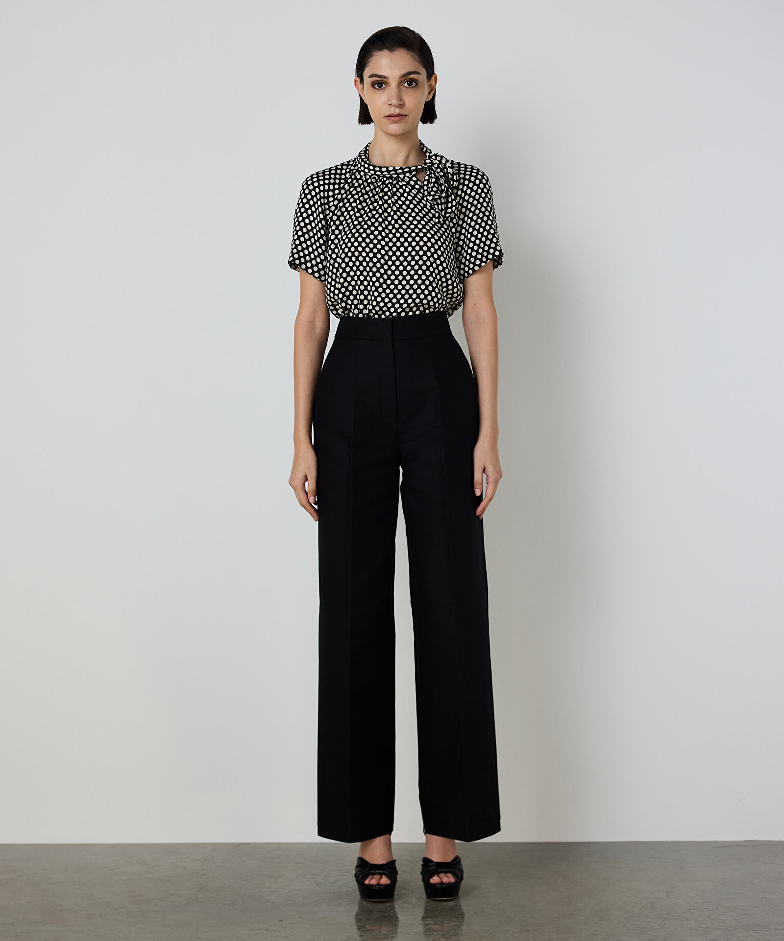 PUANTİYE DESEN İPEK BLUZ