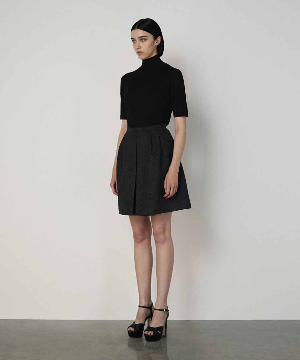 Erkakning portlatuvchi surati